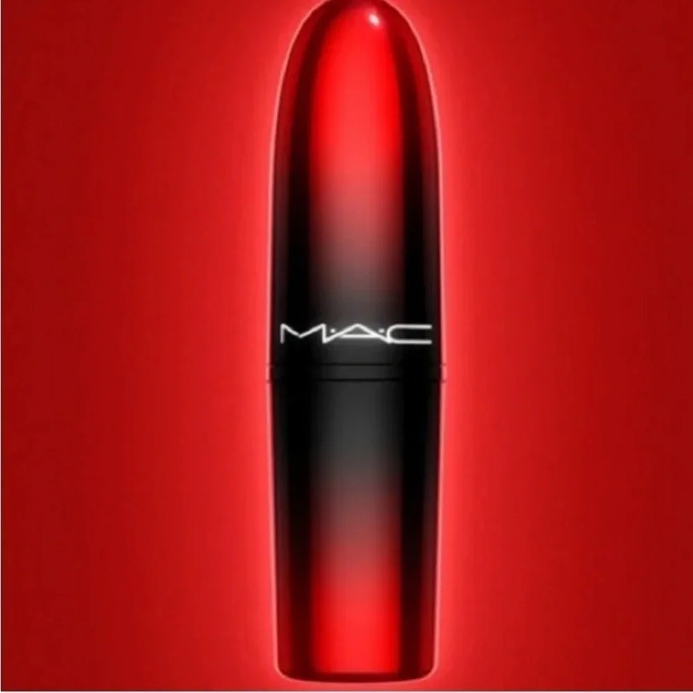 MAC-Love Me Lipstick - My Little Secret (bright pinky coral)